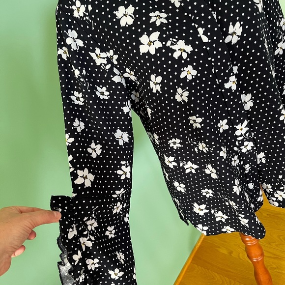 Veronica Maine Navy flower blouse - Picture 3 of 5